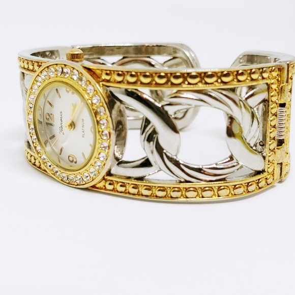 VTG Geneva Platinum Dual Tone Silver, Gold  Watch - Picture 3 of 8